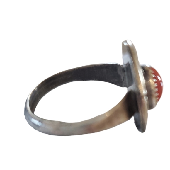 Vintage Coral Silver Ring - Picture 6 of 13